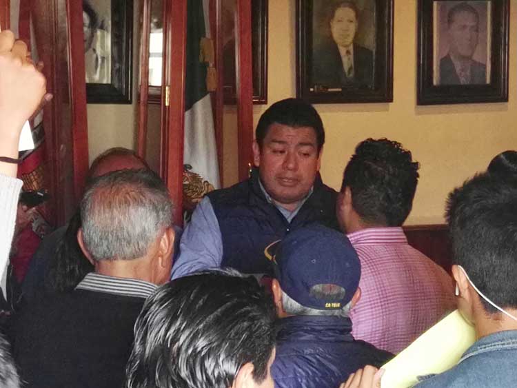 Recibe el Secretario del Ayuntamiento al Consejo Ciudadano por Tlaxcala A.C.