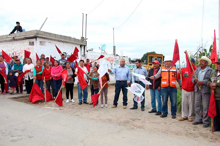 Inician trabajos de construcción de pavimento en Nuevo Centro de Población Morelos