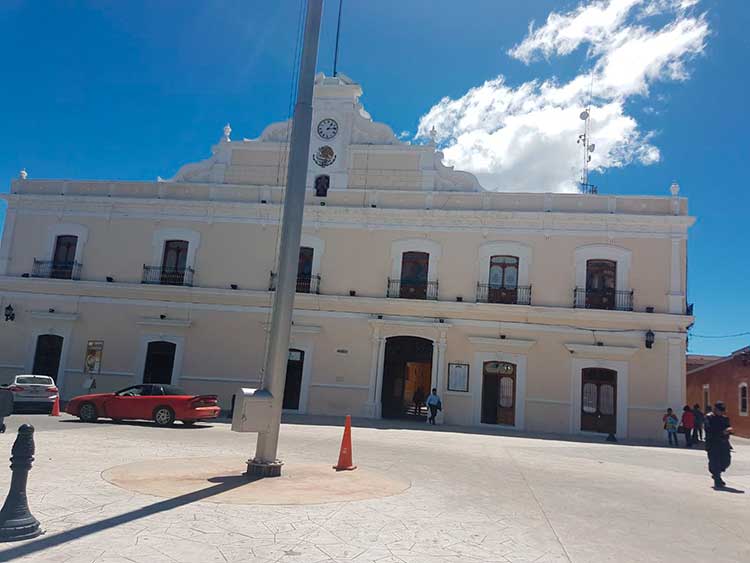 Ayuntamiento de Huamantla otorga 400 permisos para comerciantes de temporada navideña
