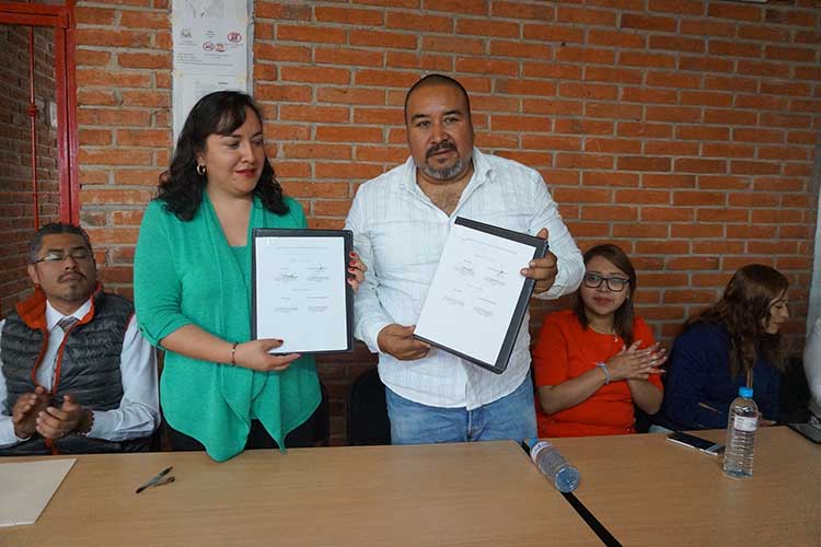 Gobierno municipal de Xicohtzinco  firma renovación de convenio con cca