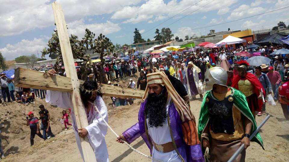 Asisten 12 mil a vivir pasión de Cristo en Cuapiaxtla 