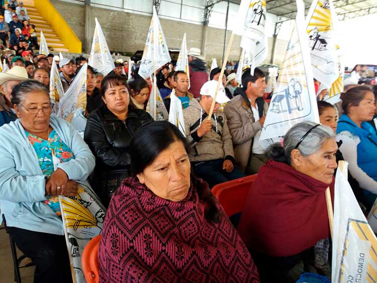 Mujeres de más 65 son improductivas, a criterio de la Sagarpa