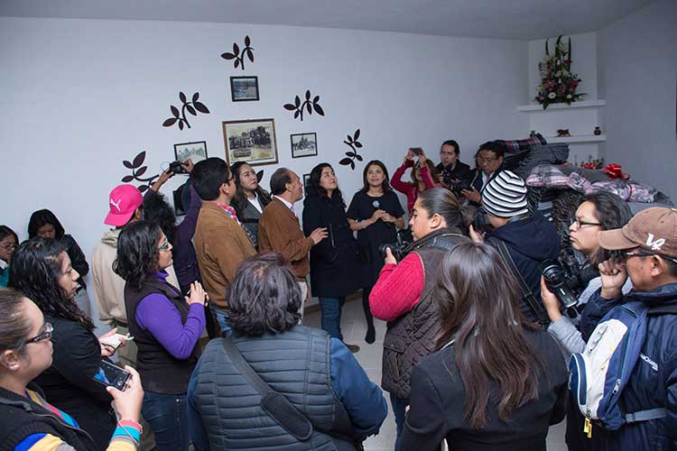 Autoridades estatales y municipales inauguran en Zacatelco la casa del abuelo