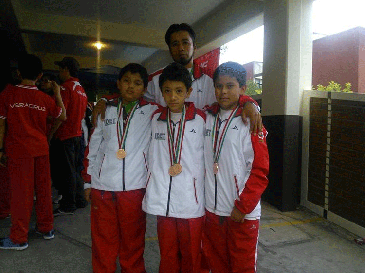 Llega equipo tlaxcalteca de squash a Nuevo León