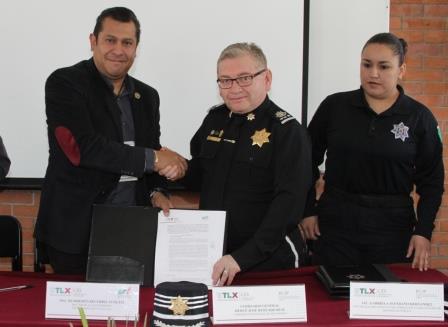 Firma convenio Policía Estatal y UTT